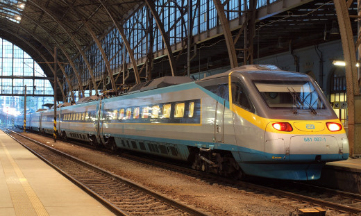 772610 (a): :2048x1223